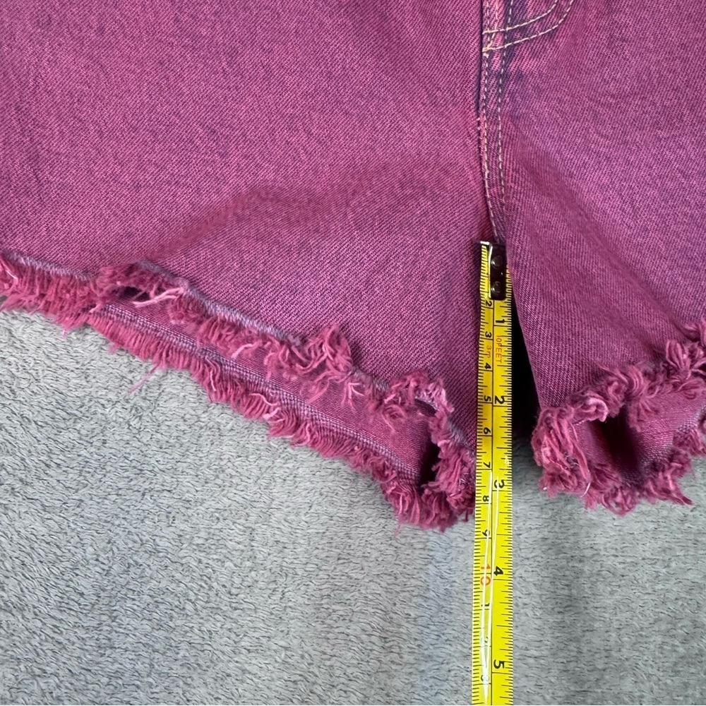 Levi's Pinkish Red High Rise Jean Shorts with Washed Look Size 25 - Picture 3 of 10